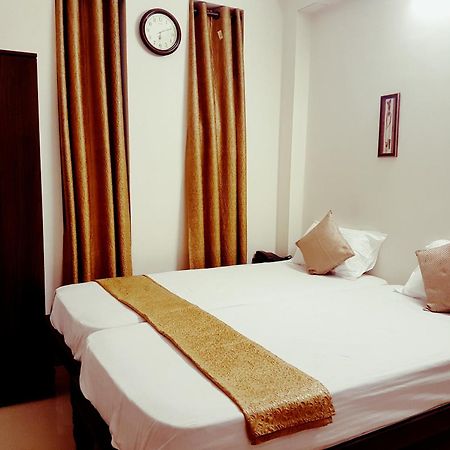 Arjun Inn Chennai Bagian luar foto